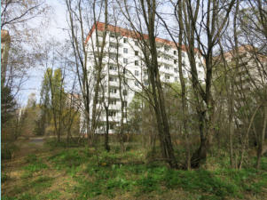 Ukraine, Prypjat, Weg Schule -> Stadion