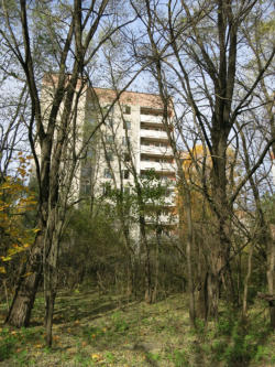 Ukraine, Prypjat, Weg Schule -> Stadion